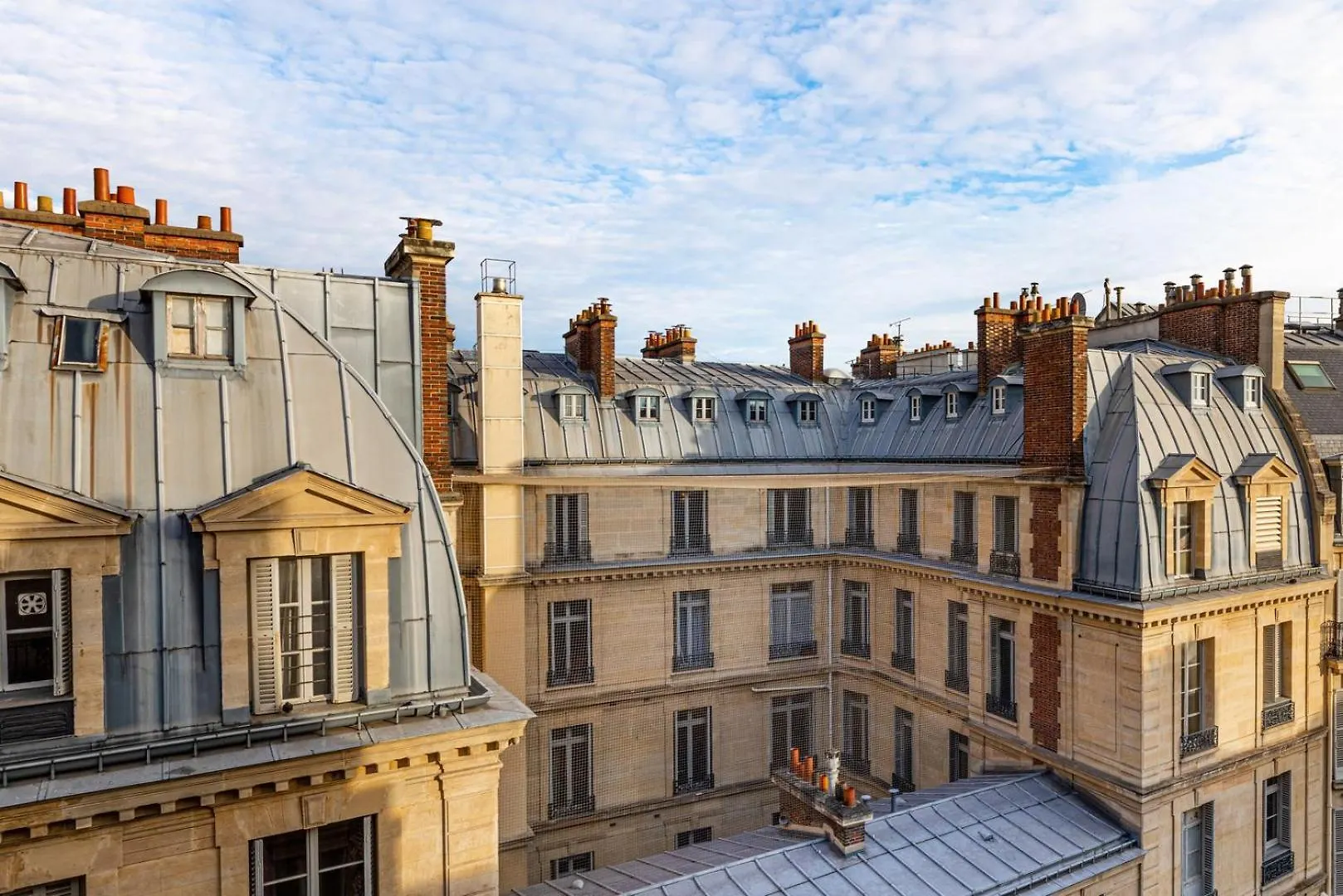 Апартаменты Guestready - Spacious Bright Flat Near Louvre Париж Франция